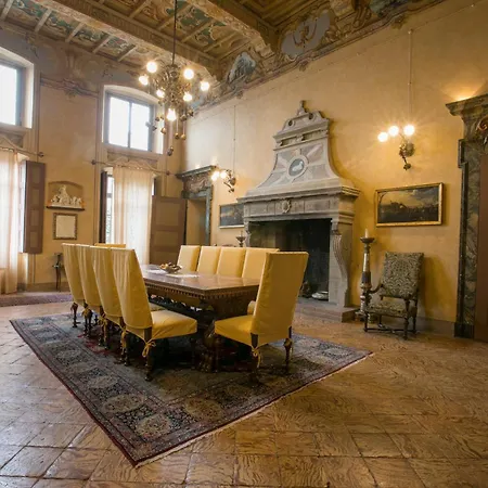 Alojamento de Acomodação e Pequeno-almoço Palazzo Tornielli *