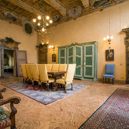 Alojamento de Acomodação e Pequeno-almoço Palazzo Tornielli *